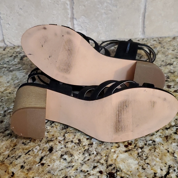 XOXO Eden Block-Heel Dress Sandals - Picture 8 of 9